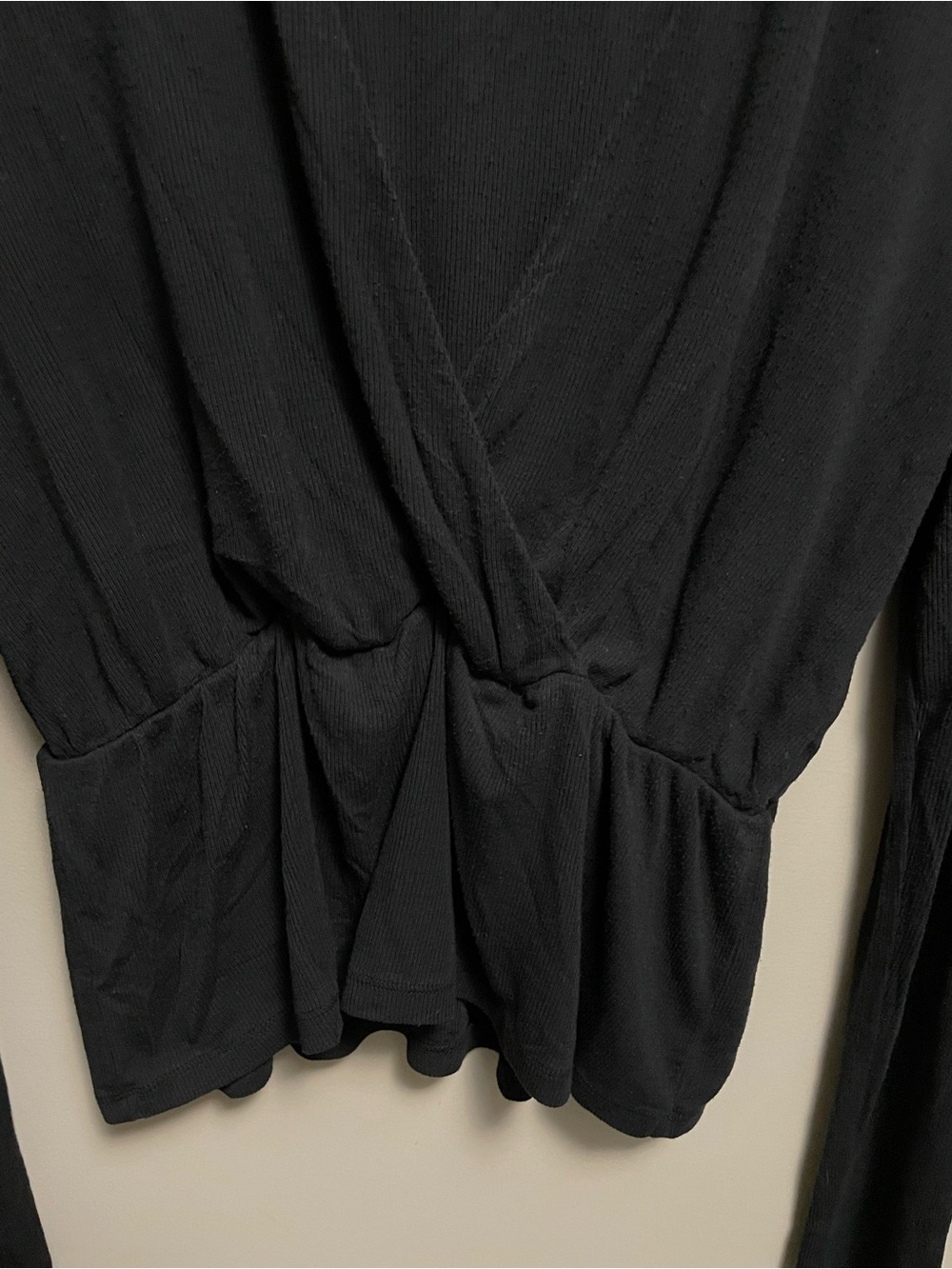 Wilfred Aritzia Black Cross Front Long Sleeve Deep V-Neck Shirt Women’s Medium - Picture 5 of 10